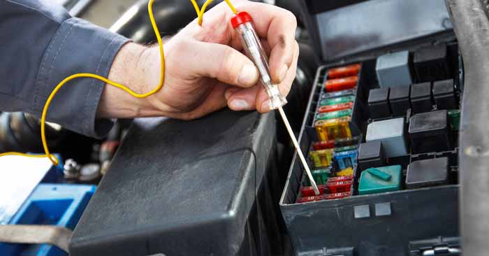 How to Find Electrical Problems in the Car