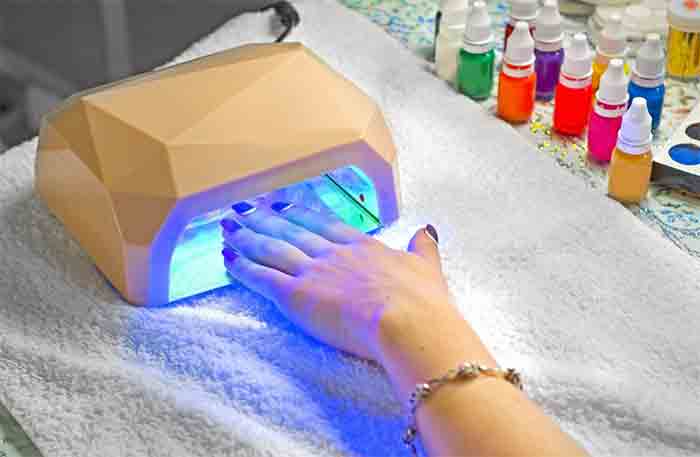 Do-UV-Gel-Nails-At-Home